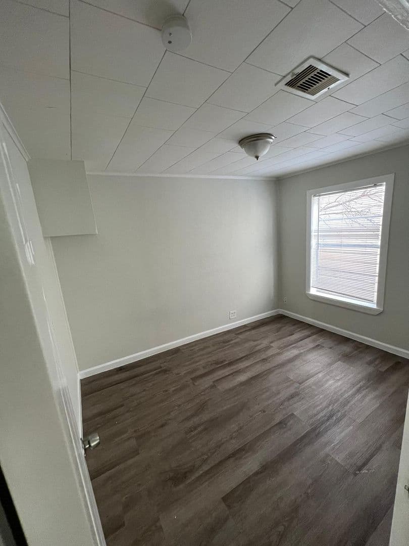 Groves House: 2628 4th Ave