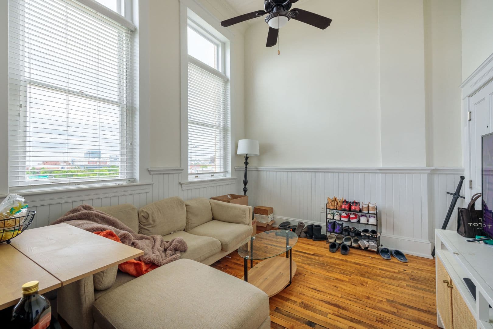 Richmond Apartment: 900 St James St