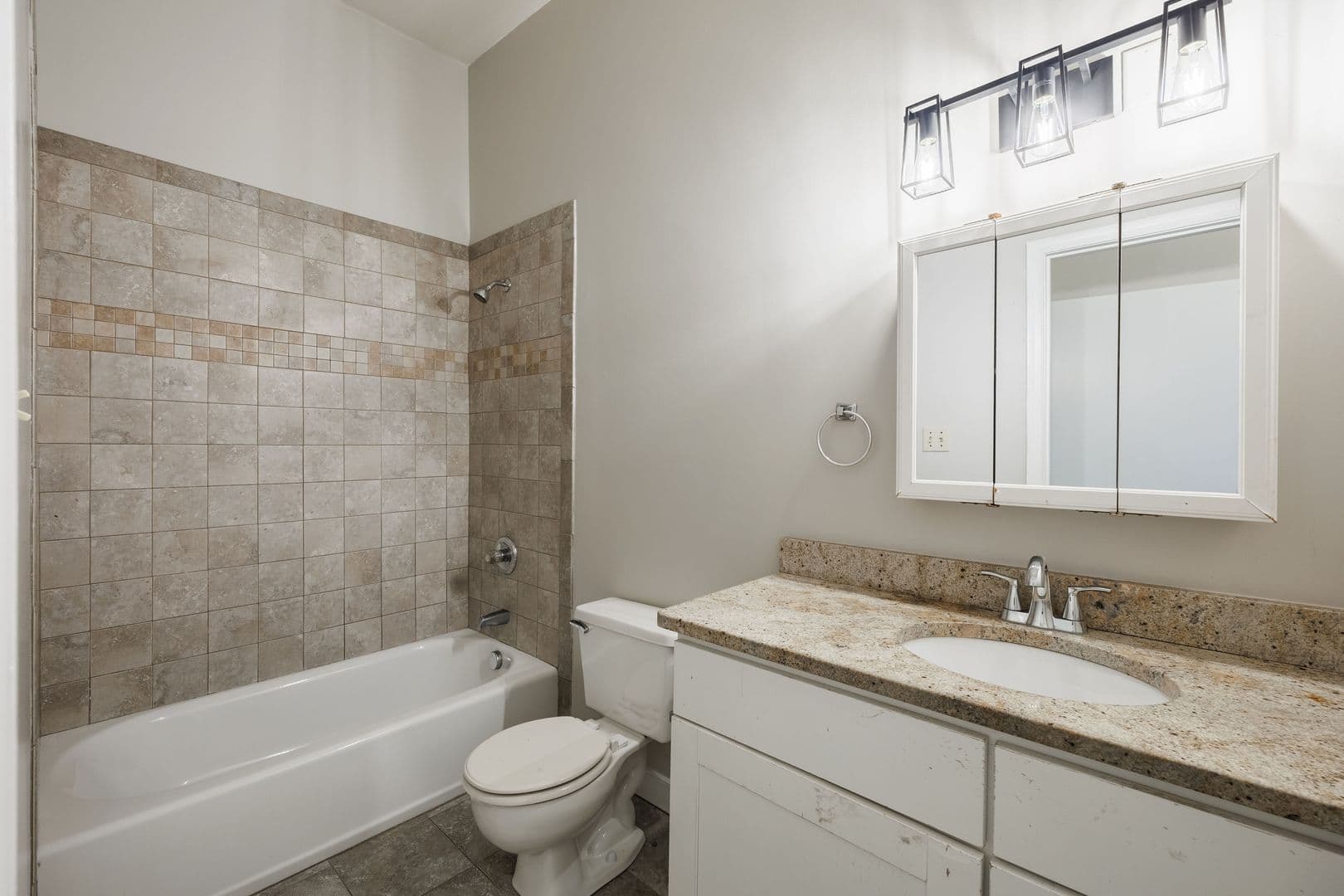 Richmond Apartment: 818 W Franklin St