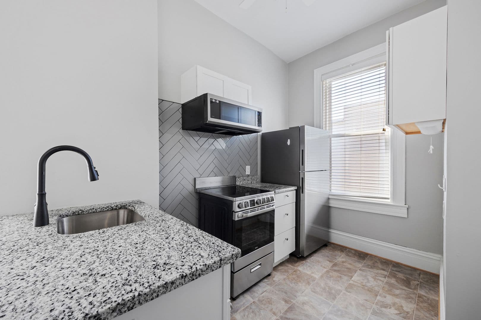 Richmond Apartment: 2125 Grove Ave