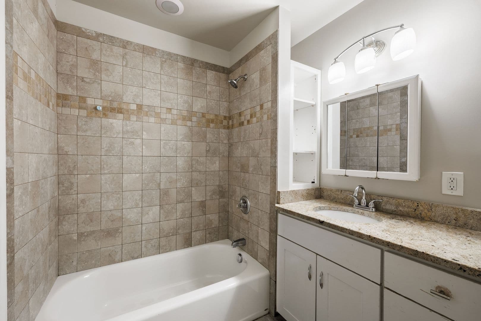 Richmond Apartment: 818 W Franklin St