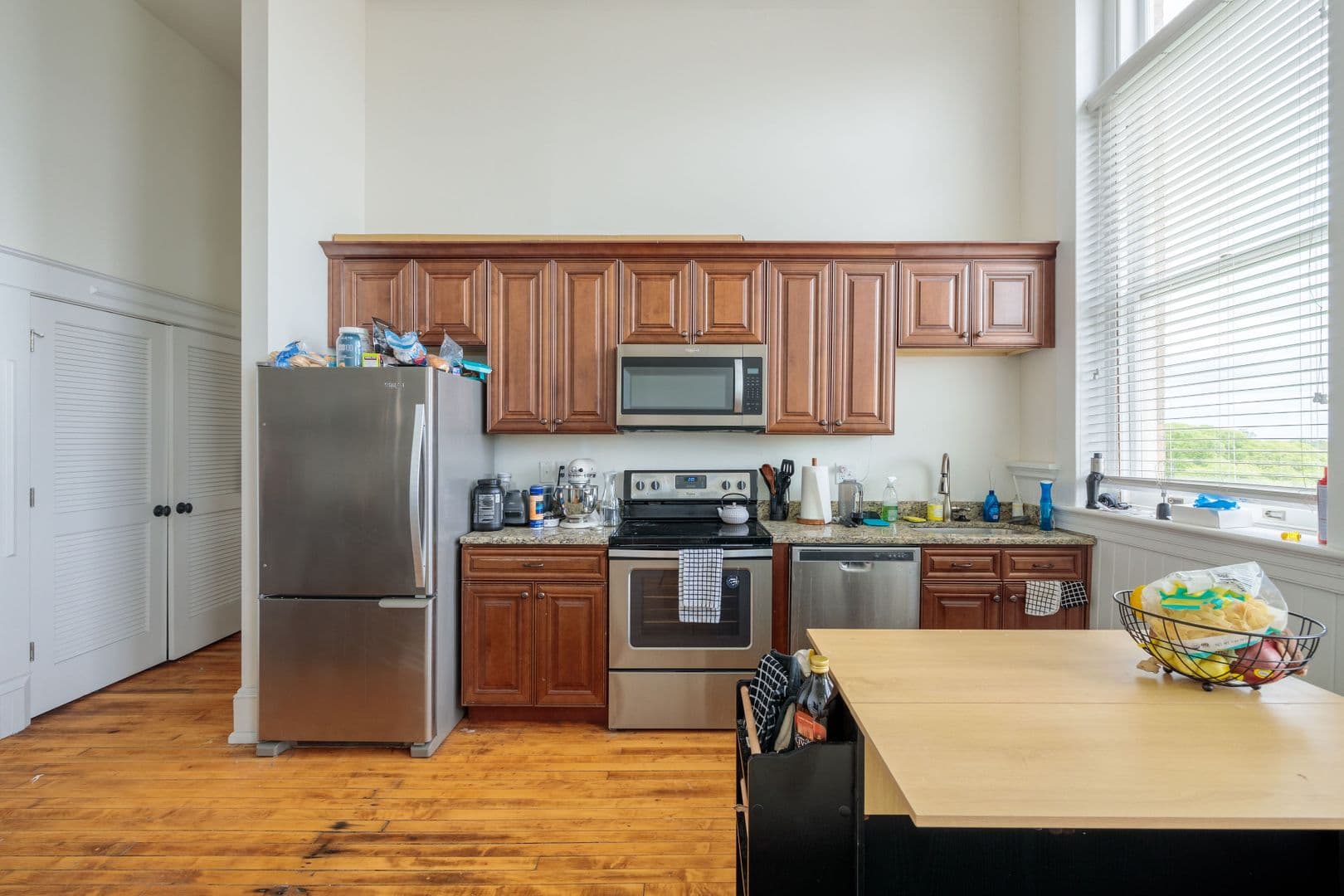Richmond Apartment: 900 St James St