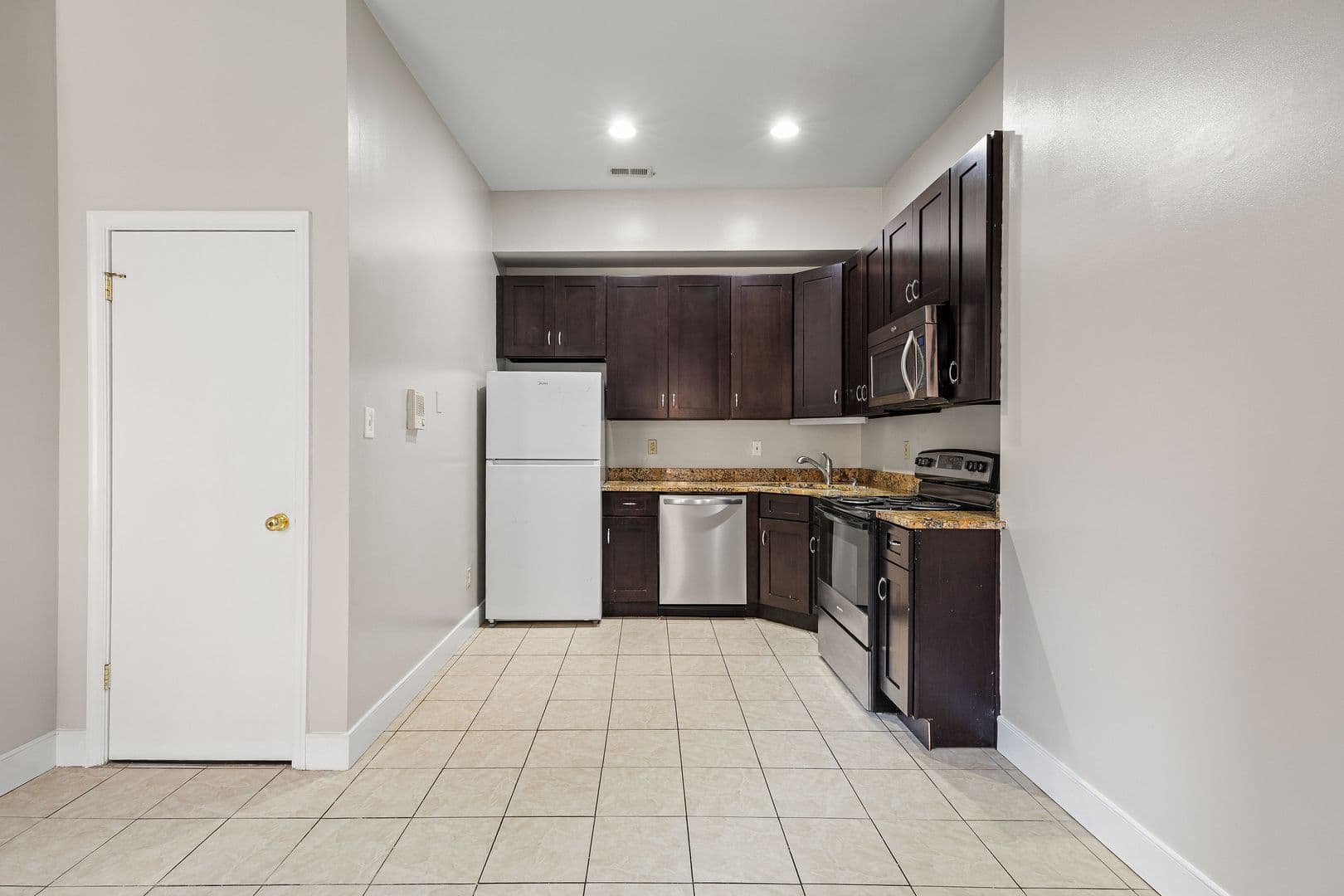 Richmond Apartment: 818 W Franklin St