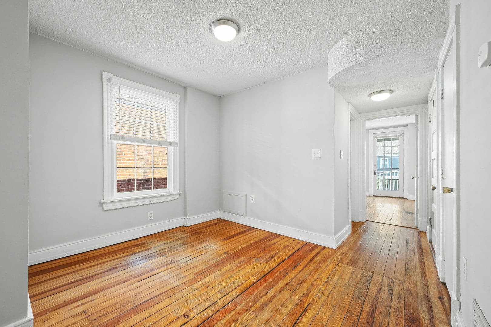 Richmond Apartment: 2605 Parkwood Ave