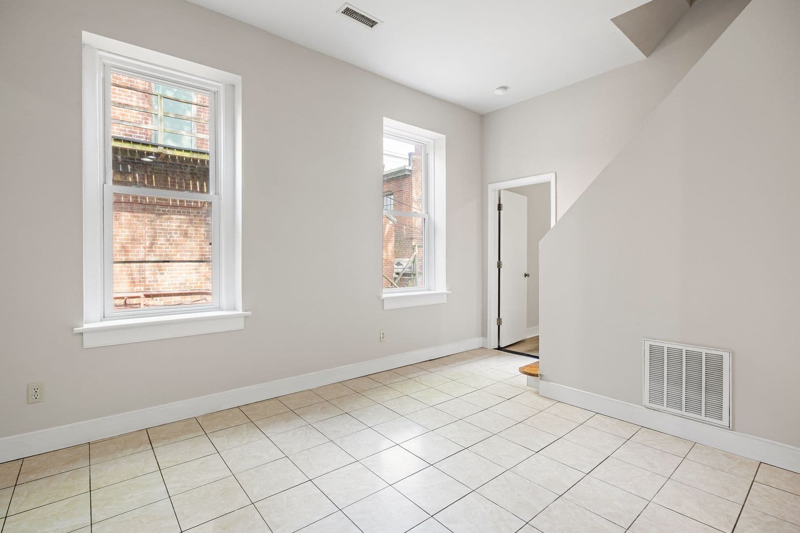 Richmond Apartment: 818 W Franklin St