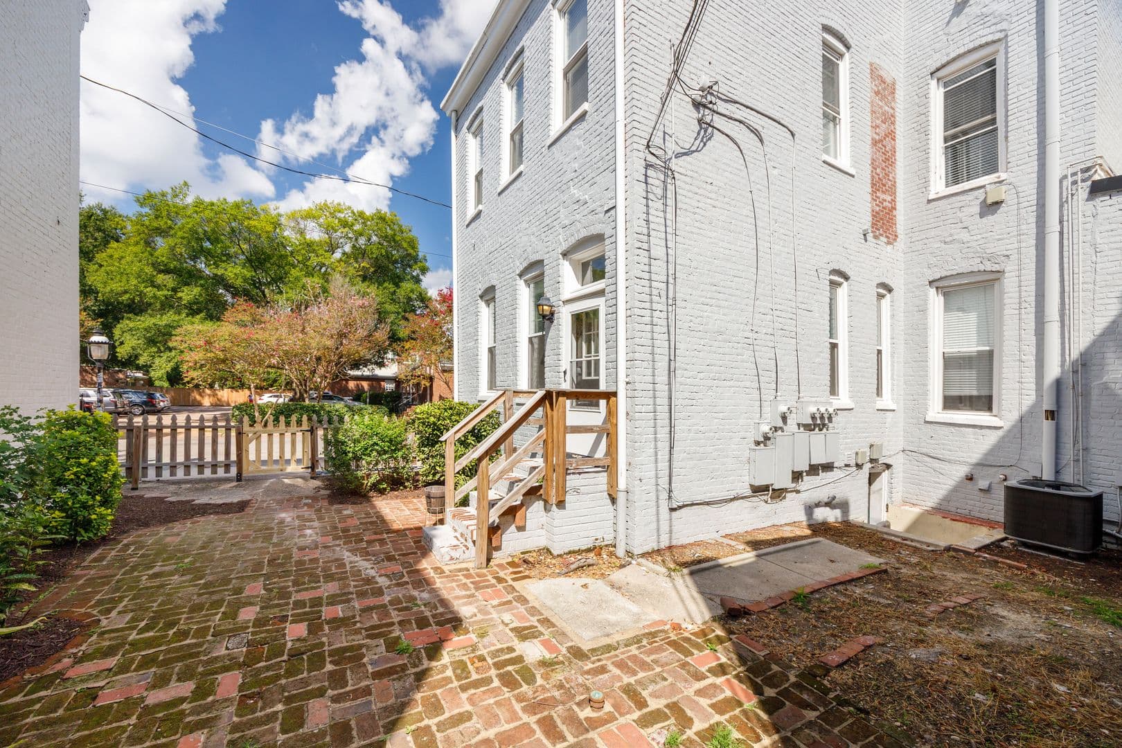 Richmond Apartment: 2125 Grove Ave