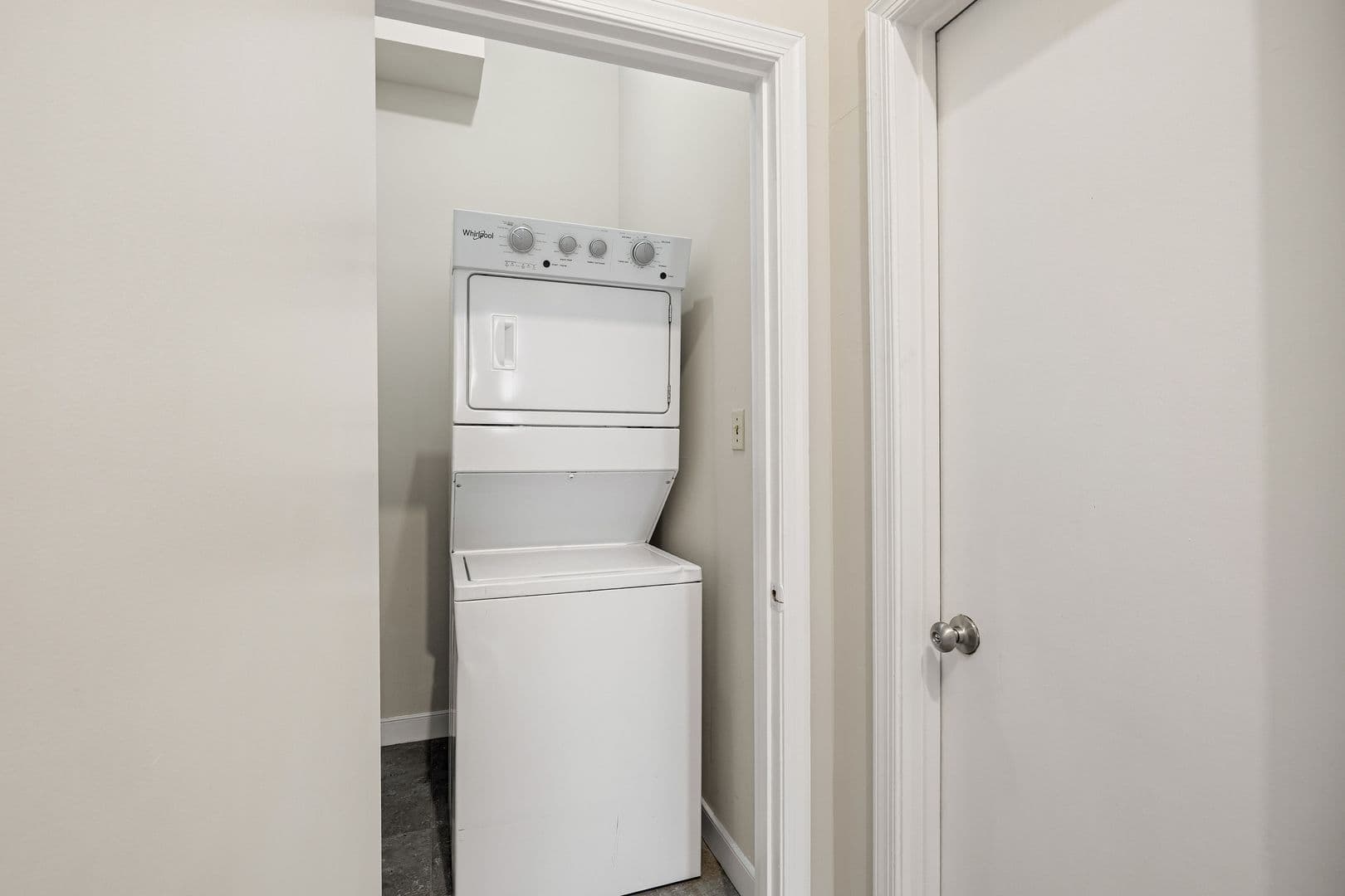 Richmond Apartment: 818 W Franklin St