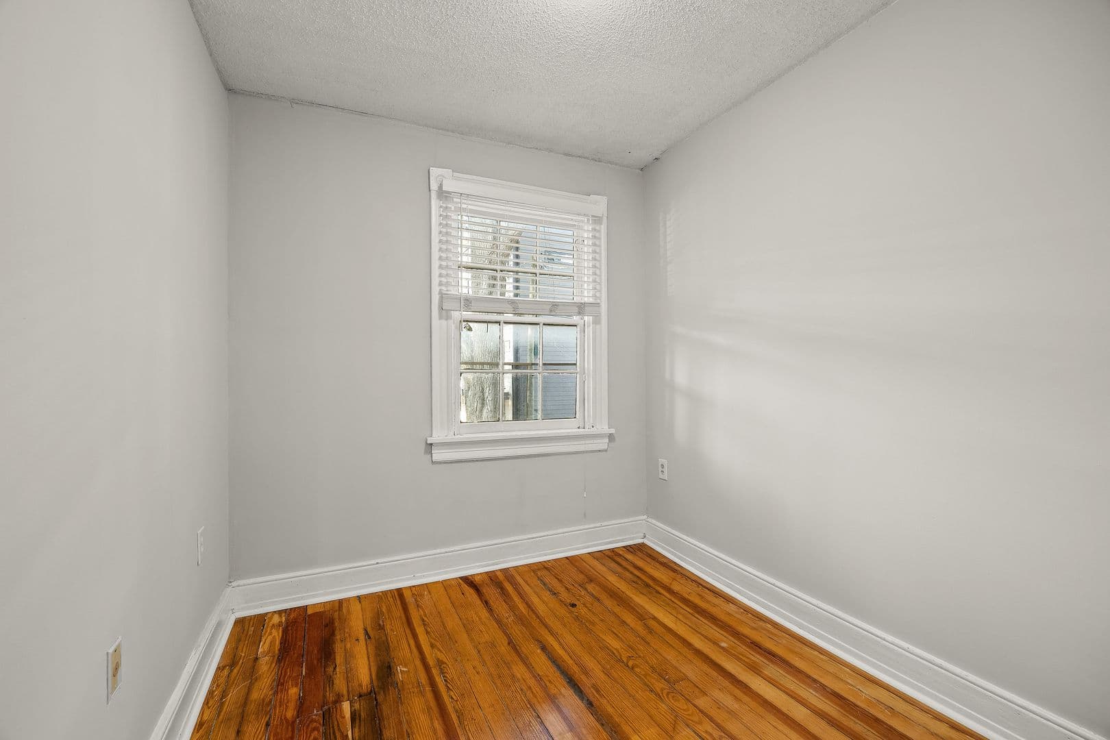 Richmond Apartment: 2605 Parkwood Ave