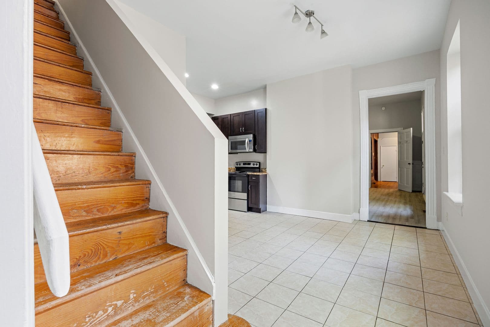 Richmond Apartment: 818 W Franklin St