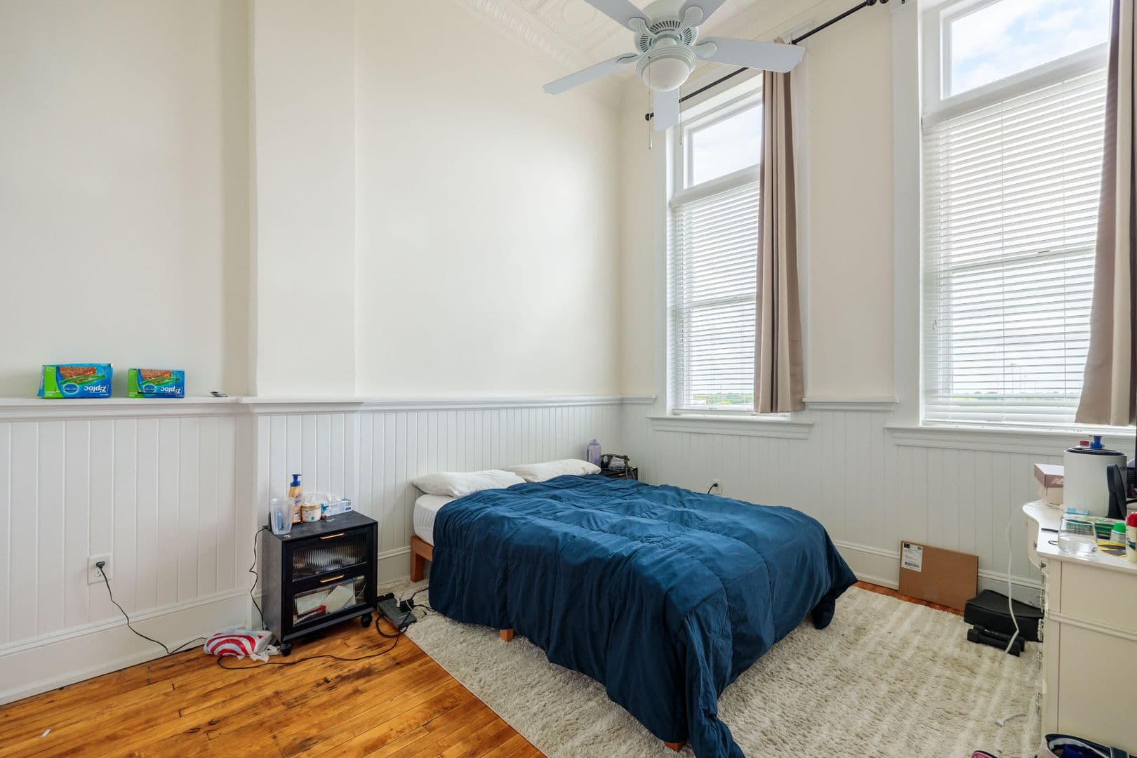 Richmond Apartment: 900 St James St