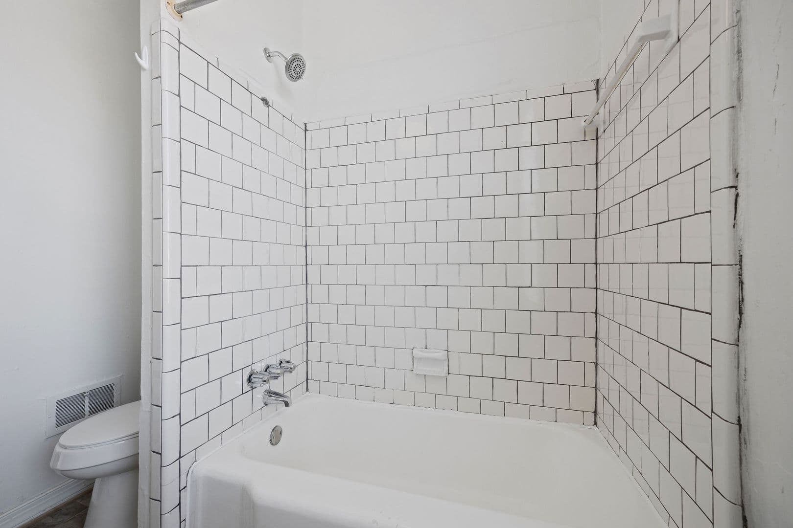 Richmond Apartment: 2125 Grove Ave
