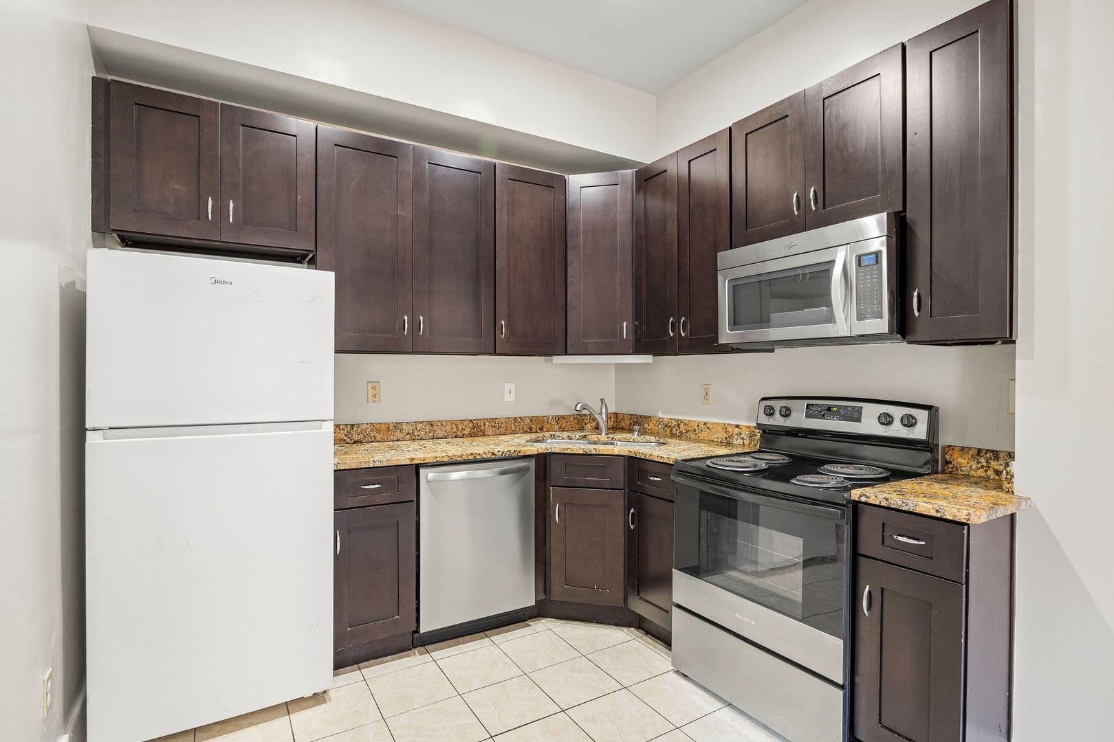 Richmond Apartment: 818 W Franklin St
