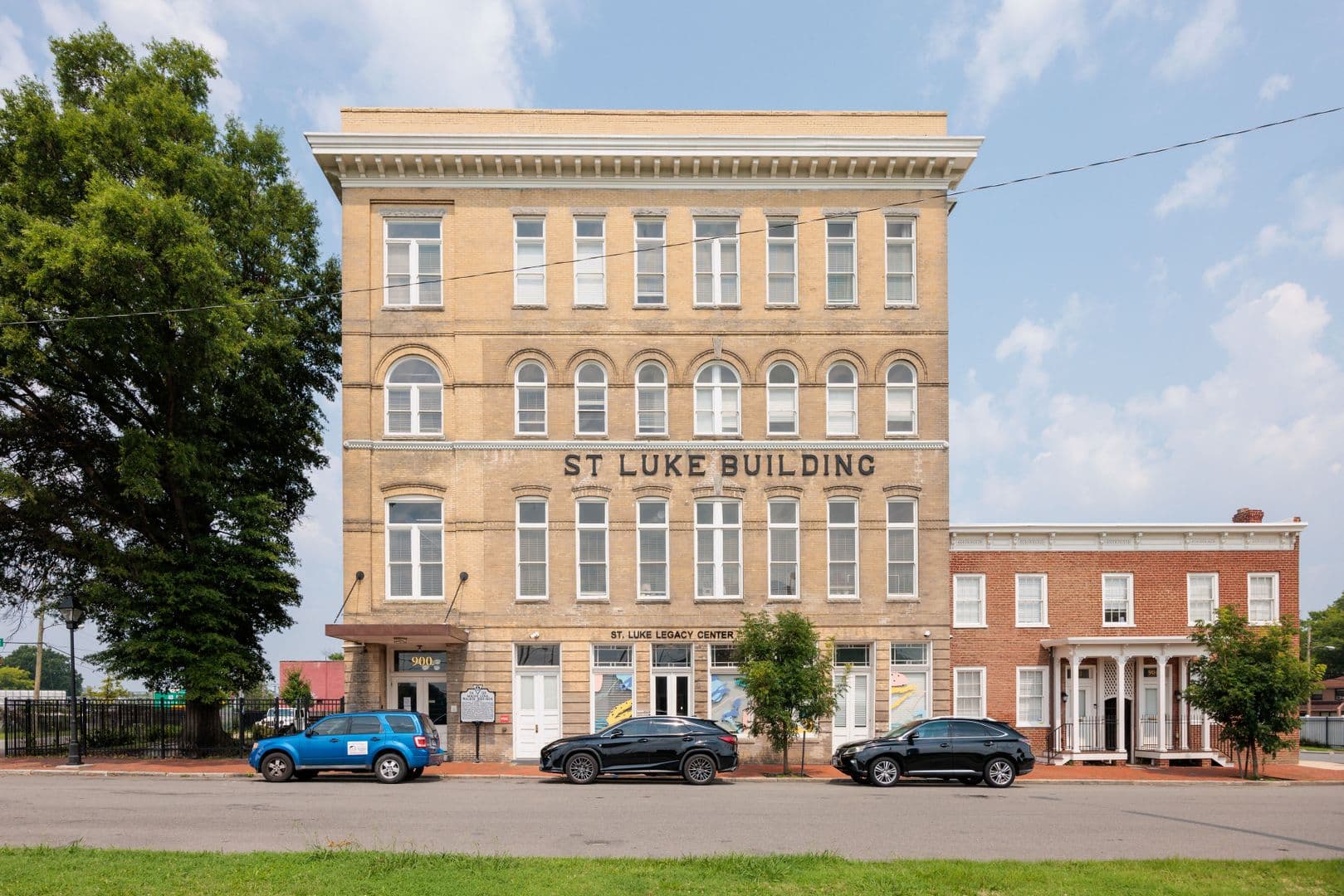 Richmond Apartment: 900 St James St