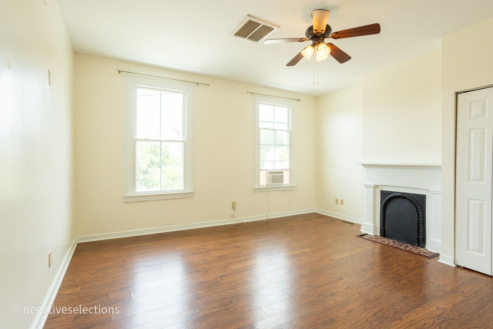 Richmond House: 127 W Jackson St