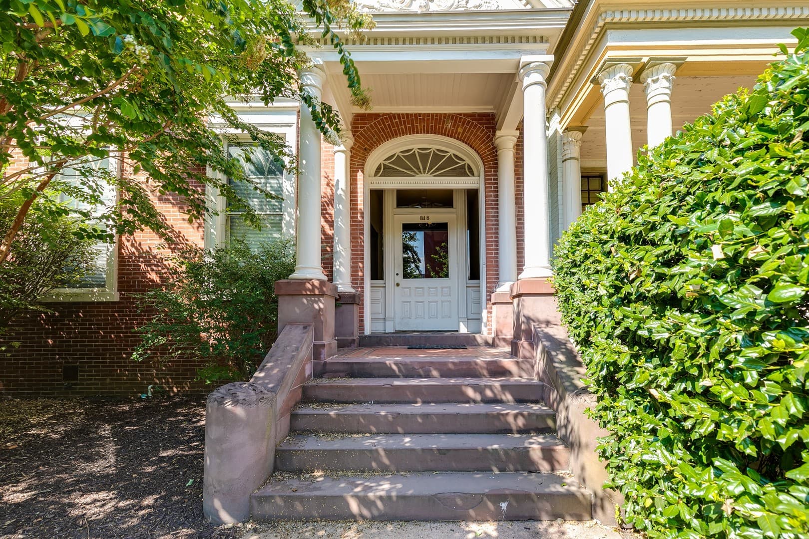 Richmond Apartment: 818 W Franklin St