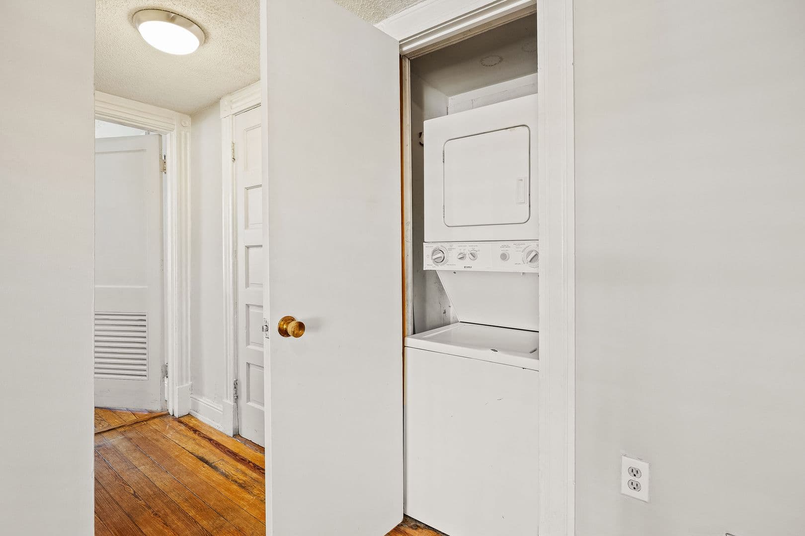 Richmond Apartment: 2605 Parkwood Ave