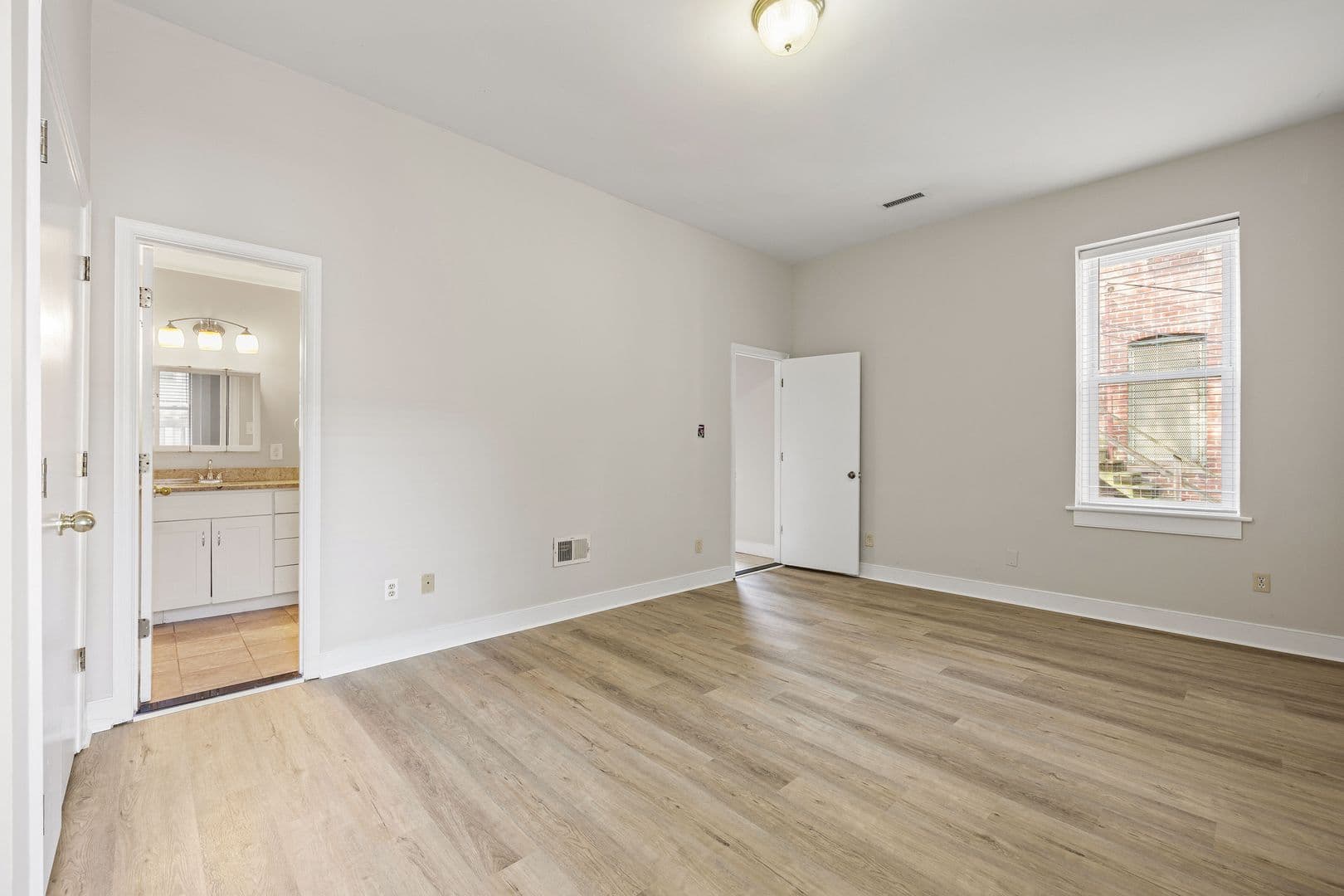Richmond Apartment: 818 W Franklin St