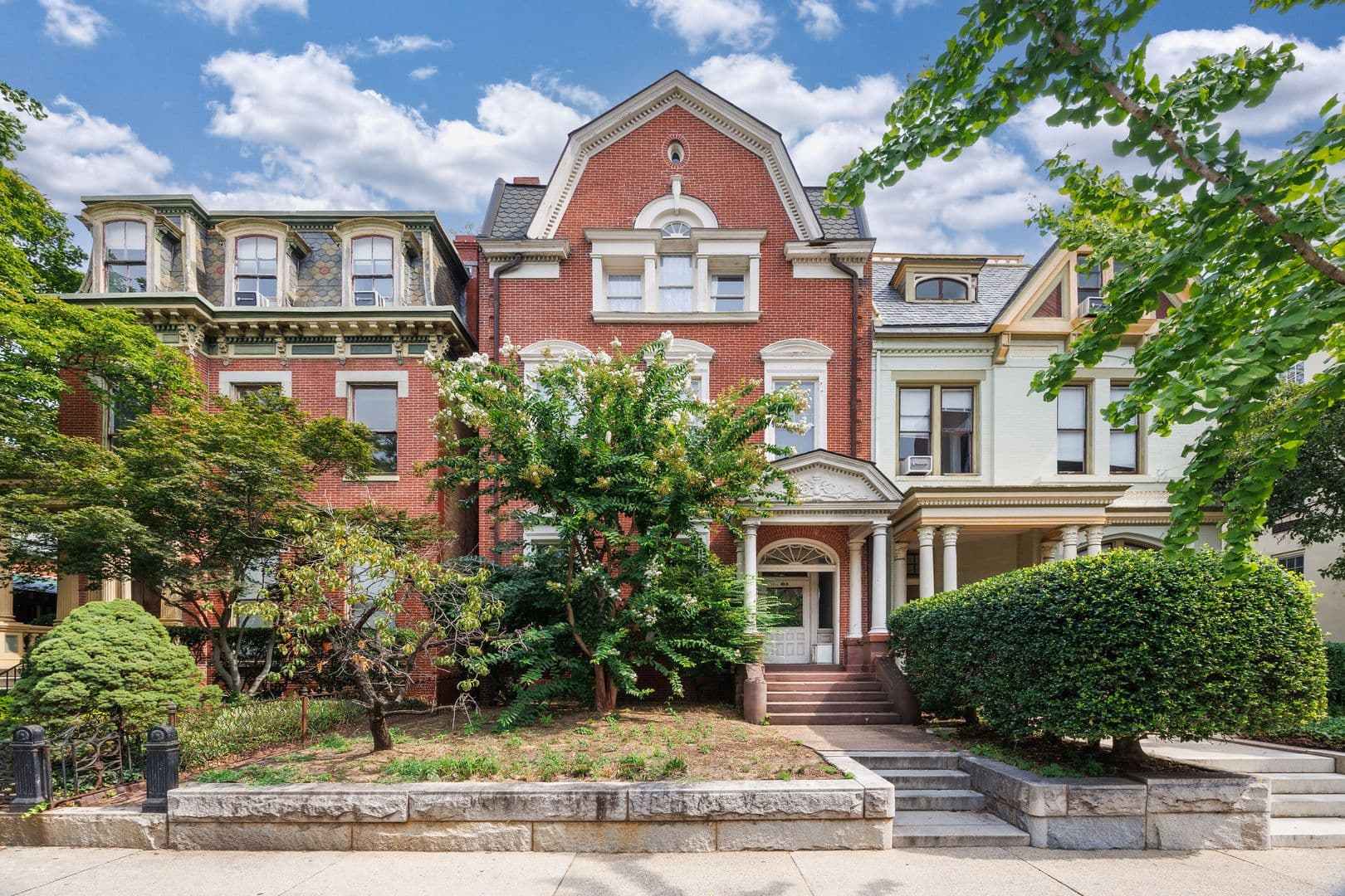 Richmond Apartment: 818 W Franklin St