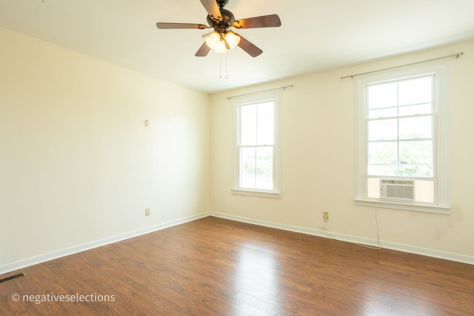 Richmond House: 127 W Jackson St