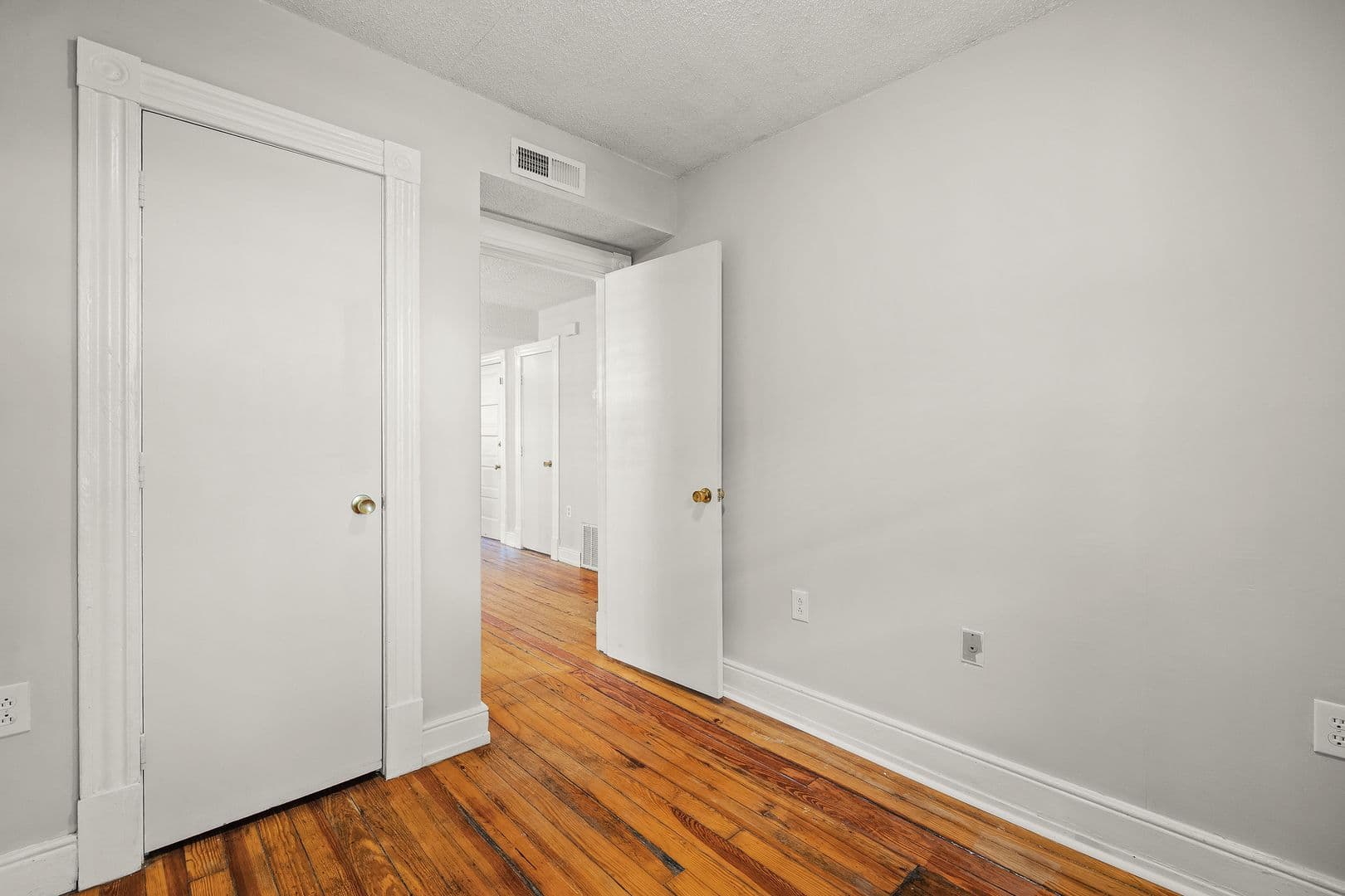 Richmond Apartment: 2605 Parkwood Ave