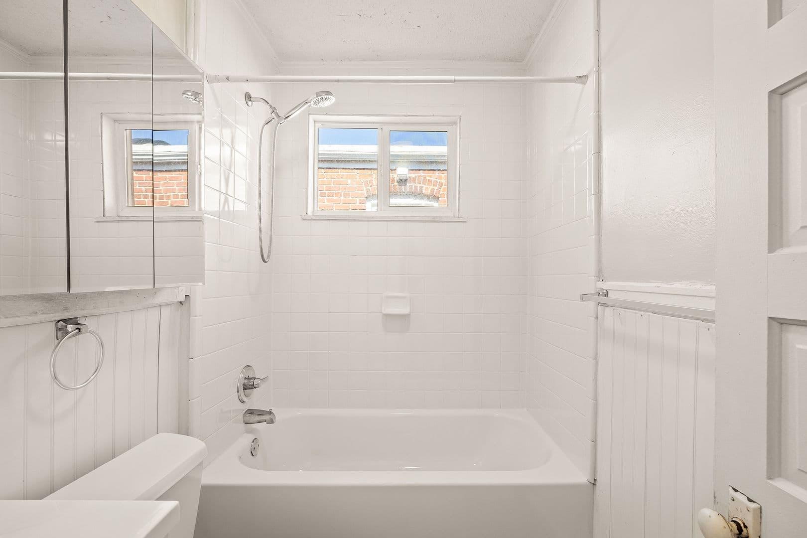 Richmond Apartment: 2605 Parkwood Ave