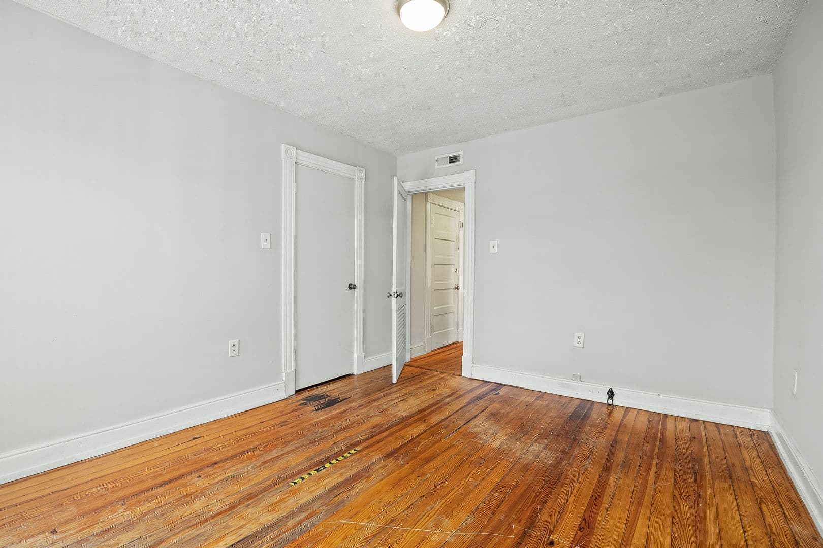 Richmond Apartment: 2605 Parkwood Ave