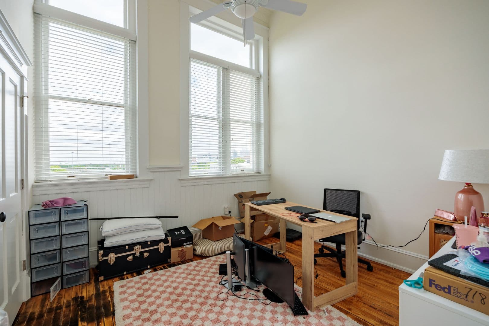 Richmond Apartment: 900 St James St
