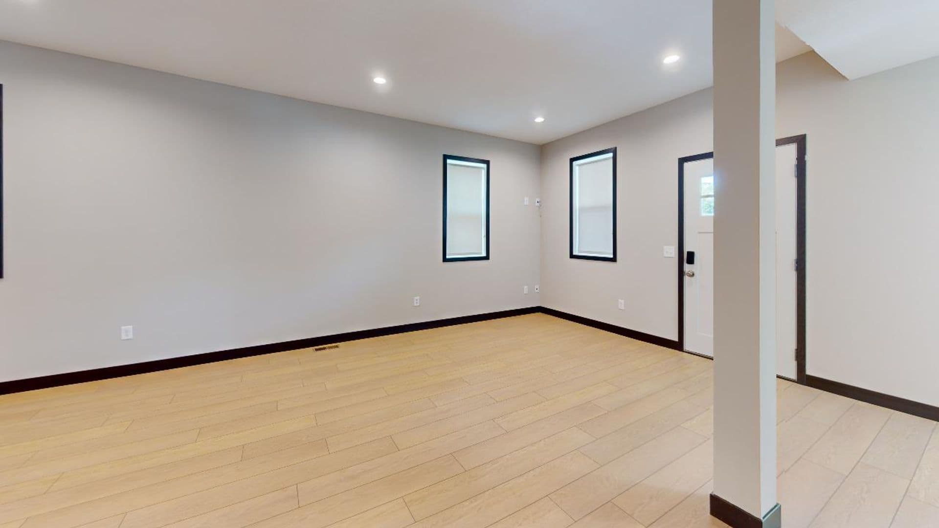 Minneapolis Apartment: 2116 Como Ave SE