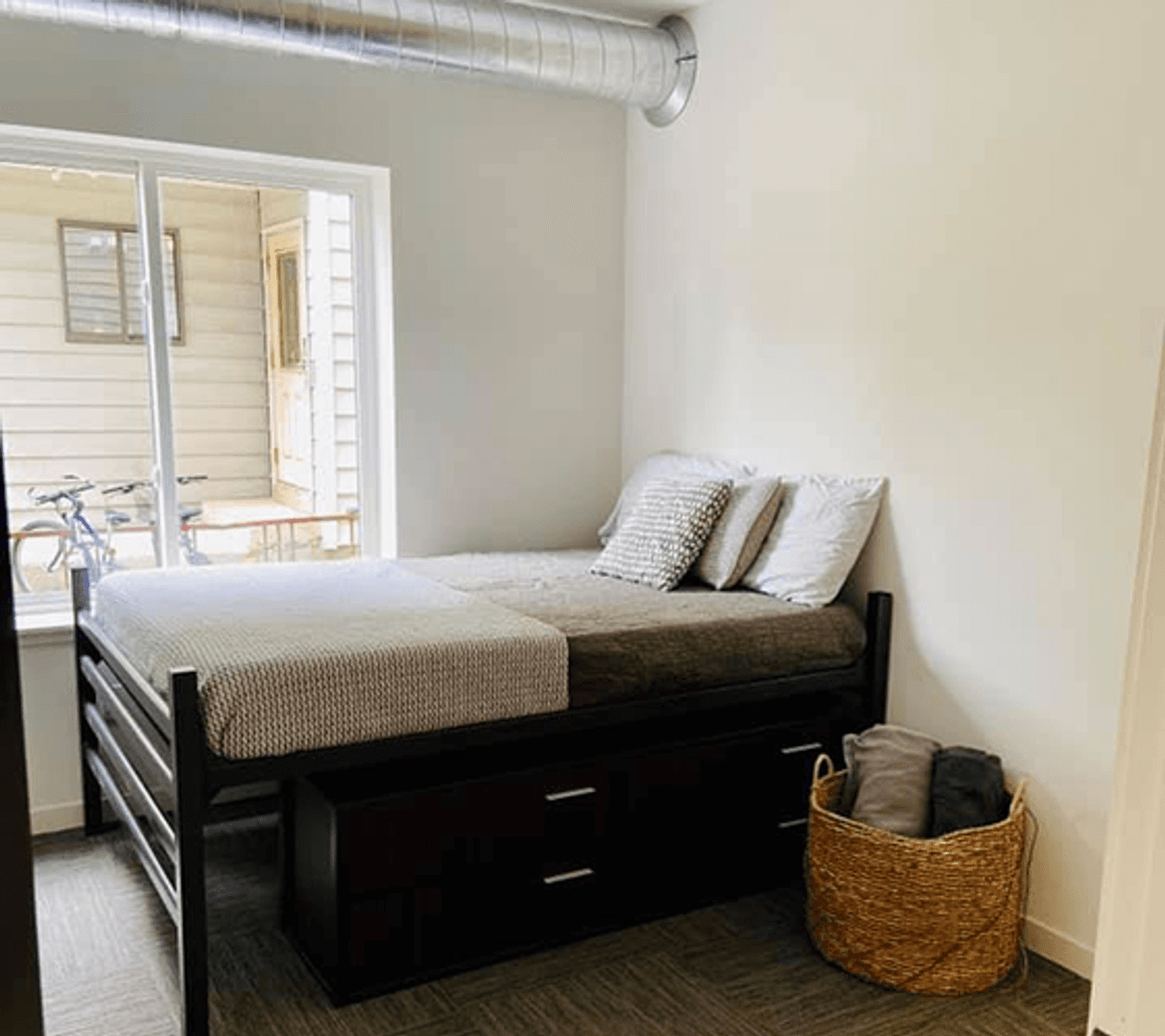 Minneapolis Apartment: 932/934/936/938 15th Ave SE