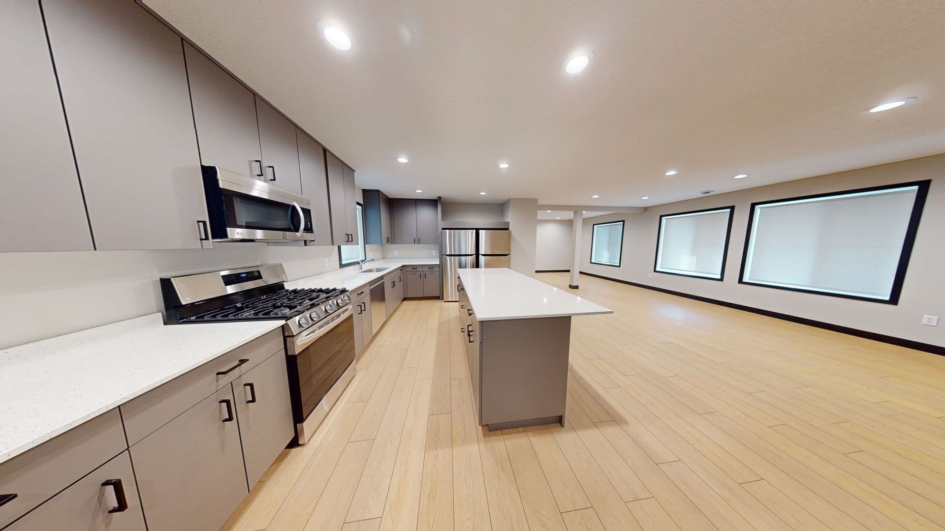 Minneapolis Apartment: 916 6th St SE