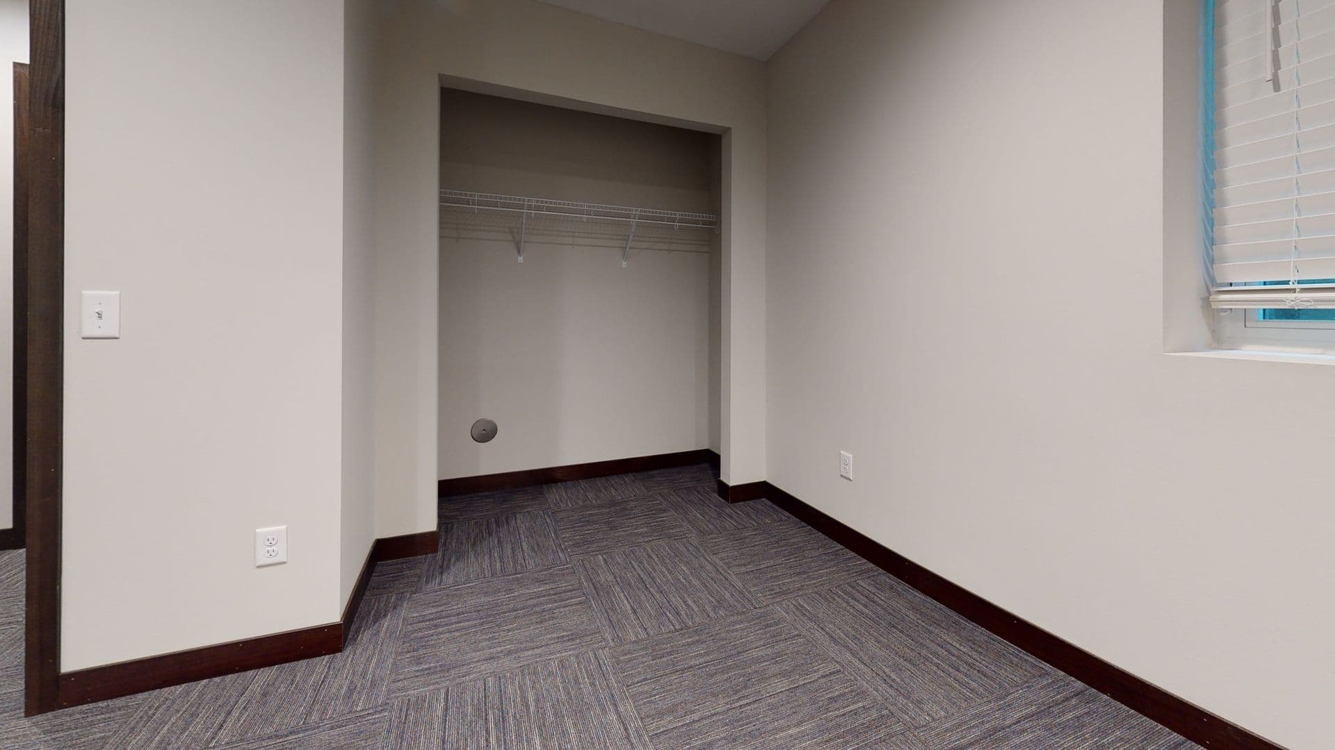 Minneapolis Apartment: 1027 13th Ave SE
