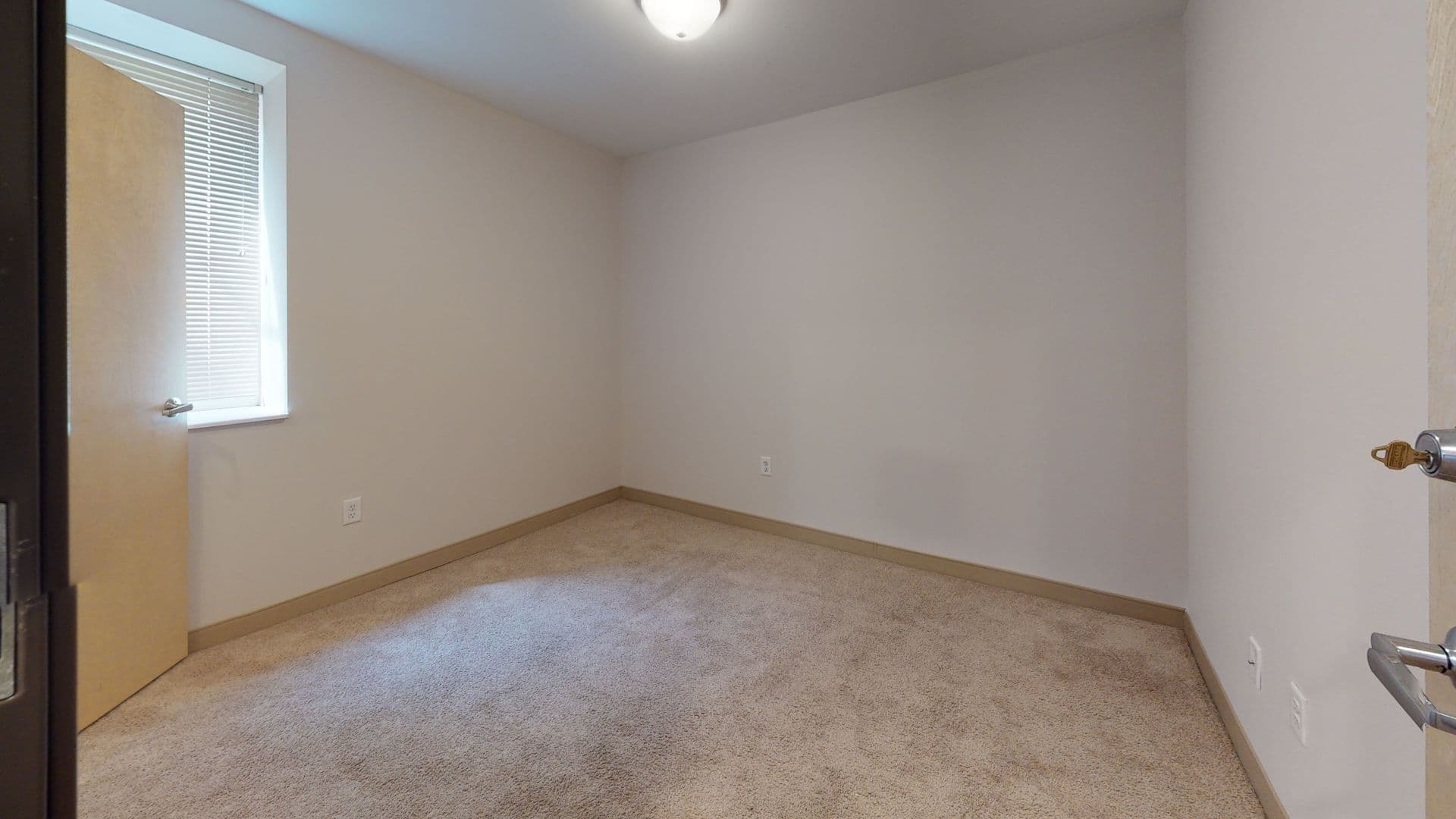 Minneapolis Apartment: 1011 & 1015 4th St SE