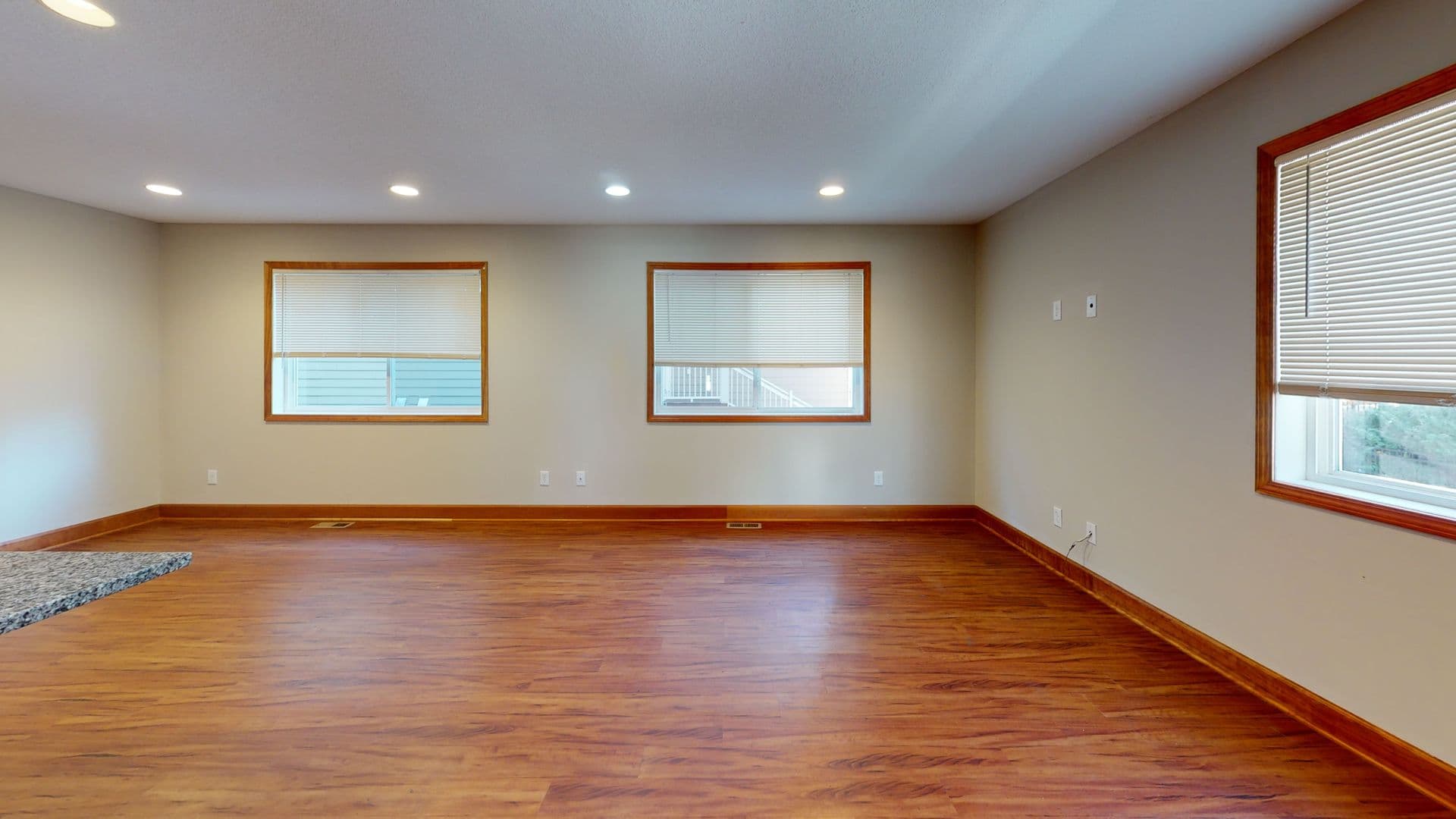 Minneapolis Apartment: 1200 - 1206 Como Ave SE