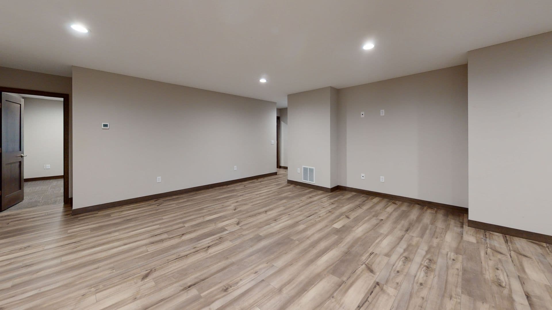 Minneapolis Apartment: 1806 Como Ave SE