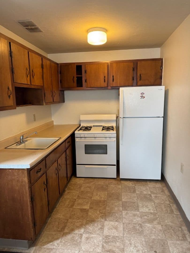 Minneapolis Apartment: 1405 5th St SE