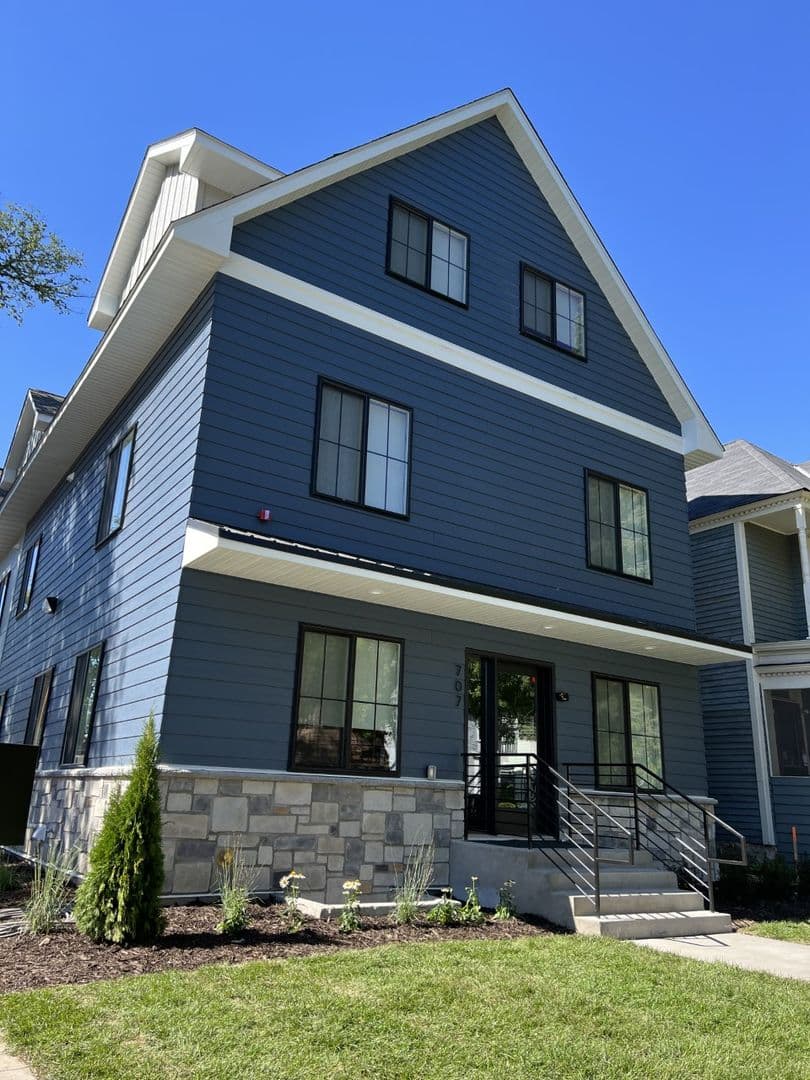 Minneapolis Apartment: 707 13th Ave SE