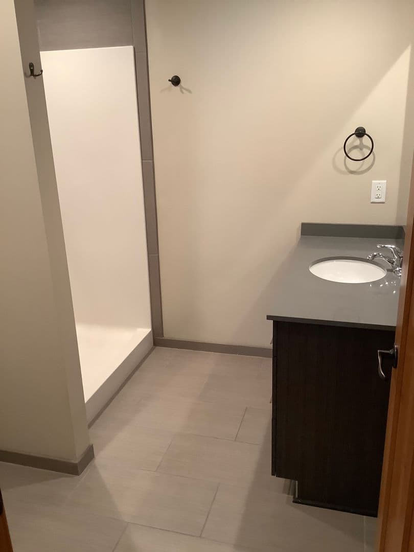 Minneapolis Apartment: 1018 13th Ave SE
