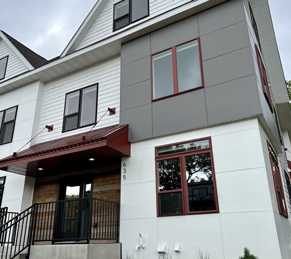 Minneapolis Apartment: 619 10th Ave SE