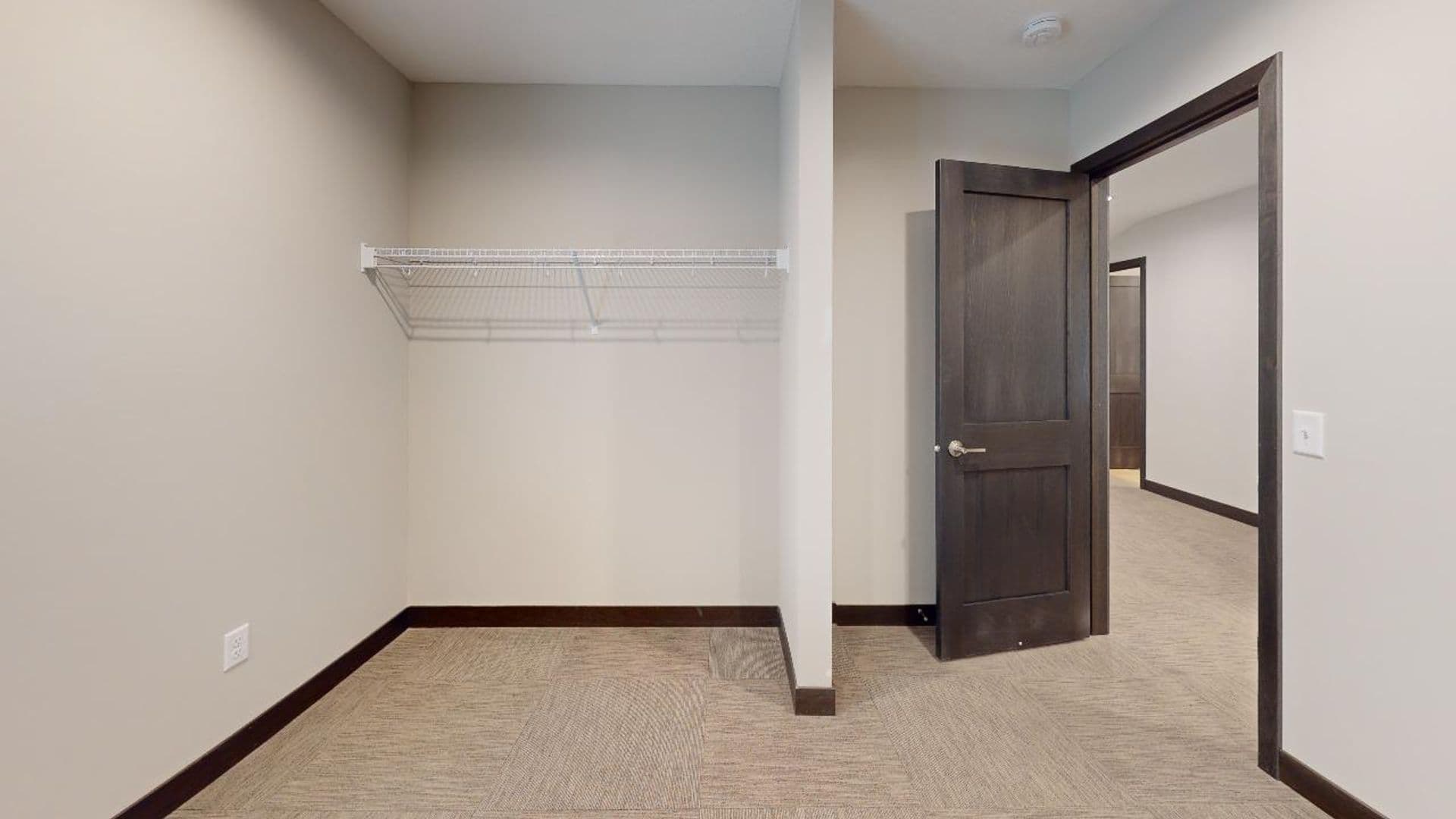 Minneapolis Apartment: 716 11th Ave SE