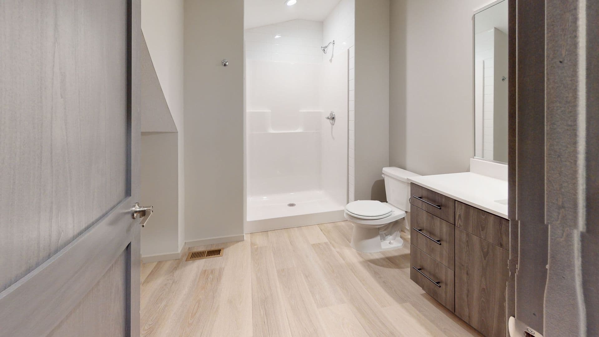 Minneapolis Apartment: 621 11th Ave SE
