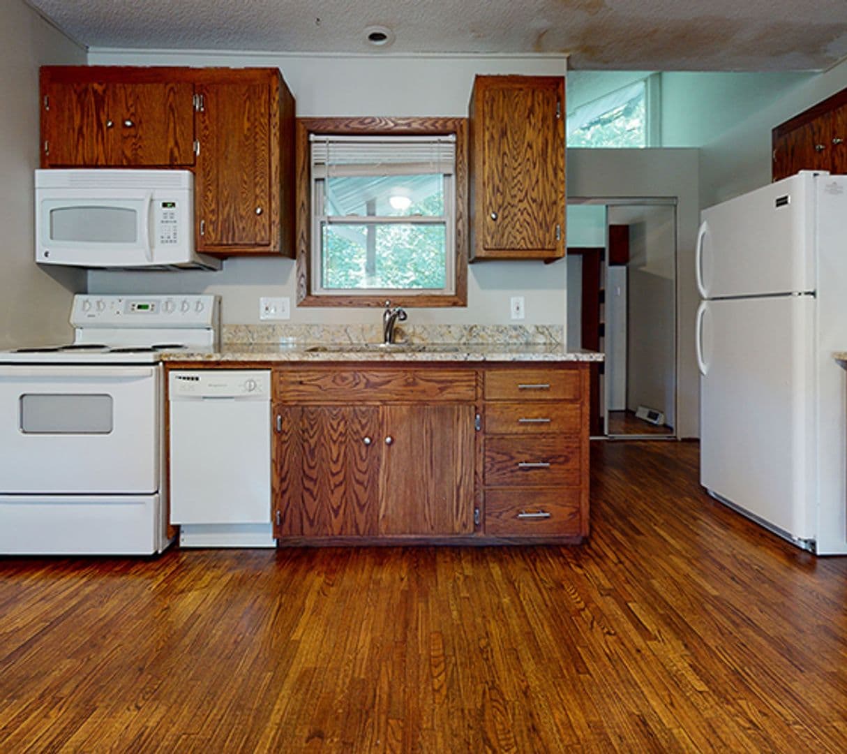 Minneapolis Apartment: 1087 18th Ave SE