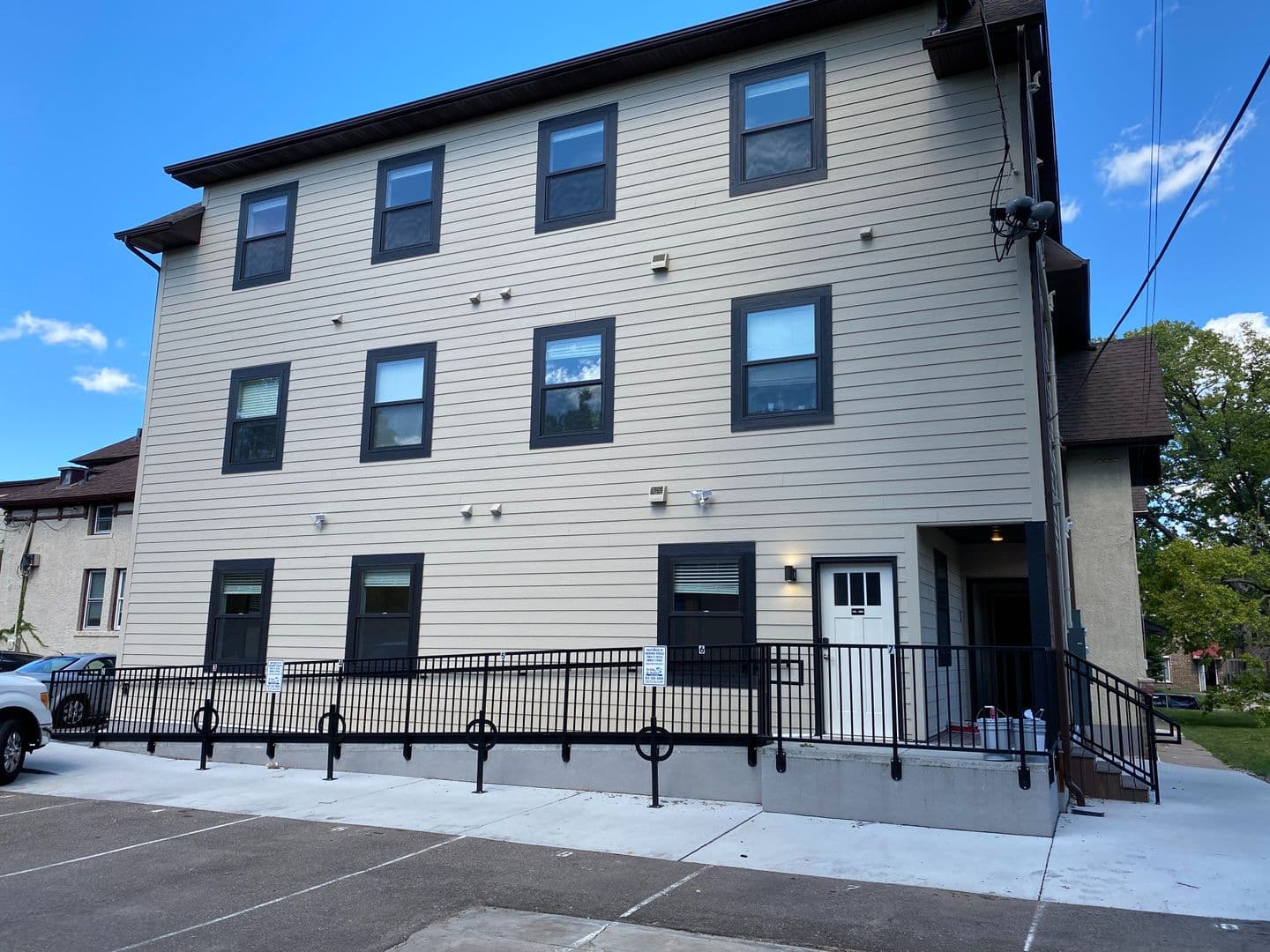 Minneapolis Apartment: 712 4th St SE