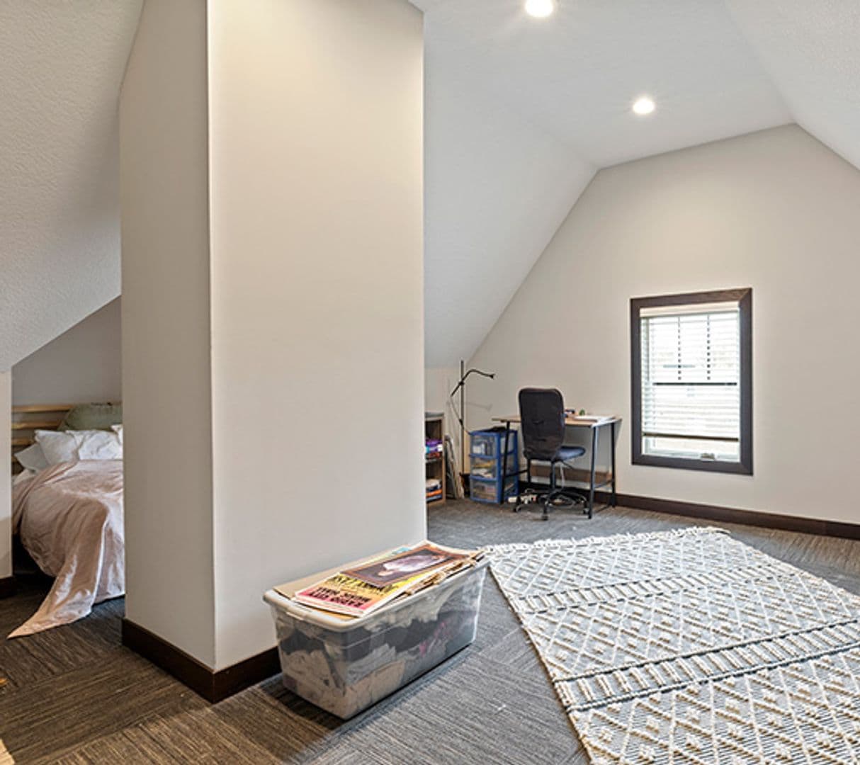 Minneapolis Apartment: 712 4th St SE