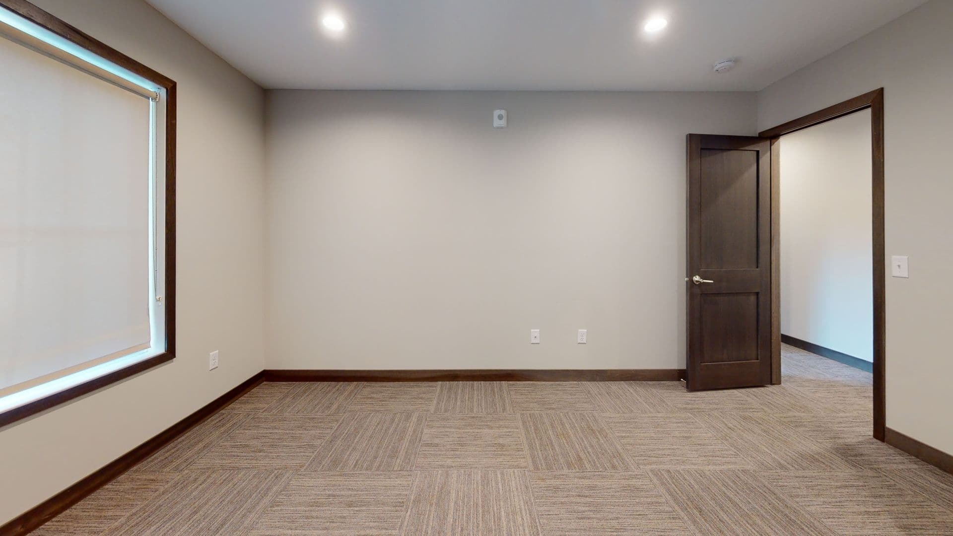 Minneapolis Multiplex: 1125 8th St SE #2
