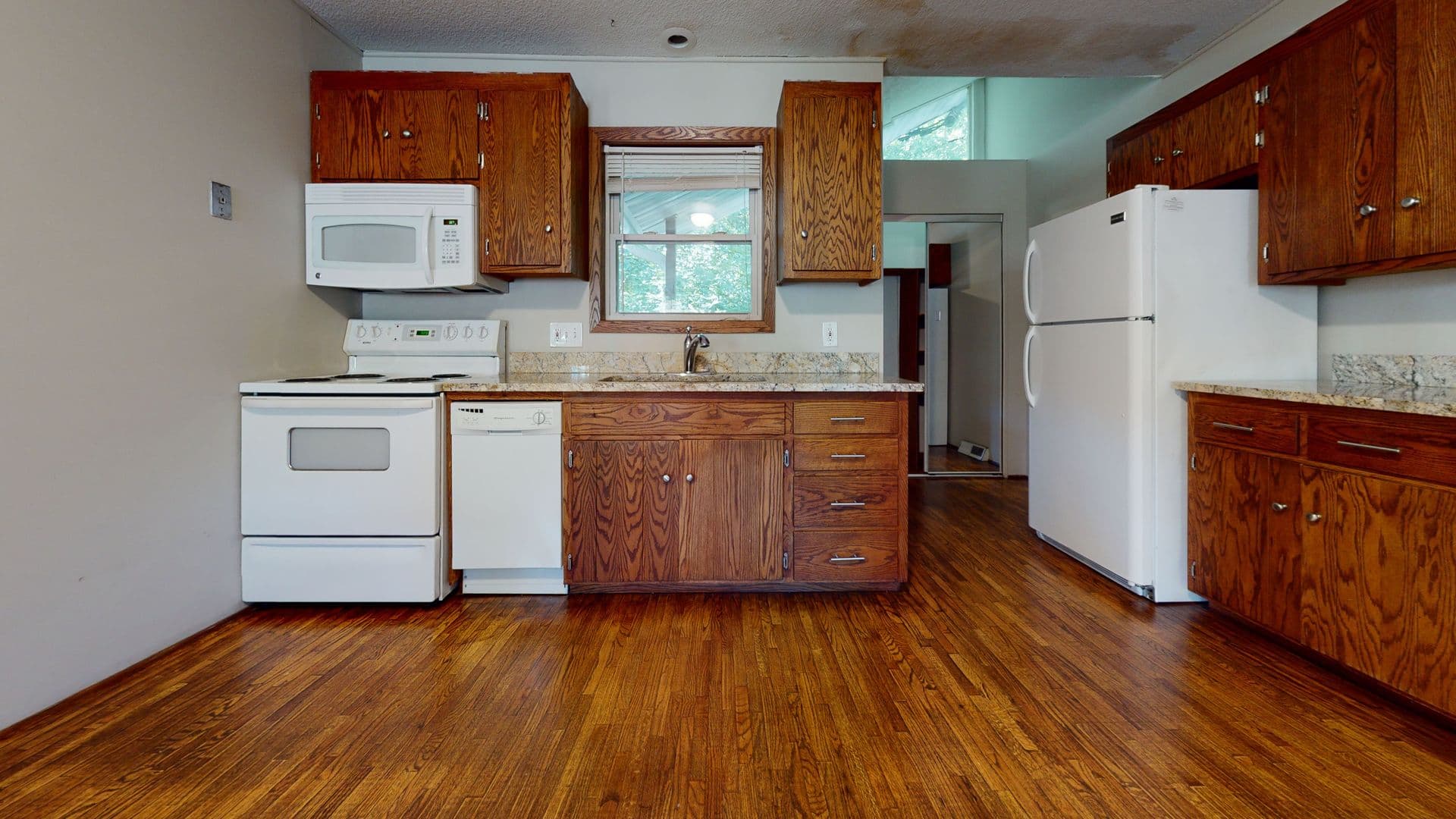 Minneapolis Apartment: 1085 18th Ave SE