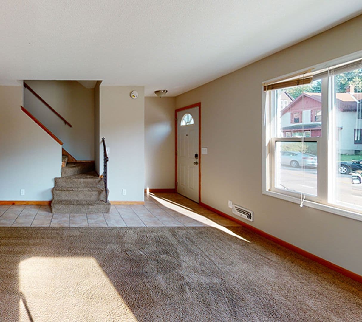 Minneapolis Apartment: 1203 Como Ave SE