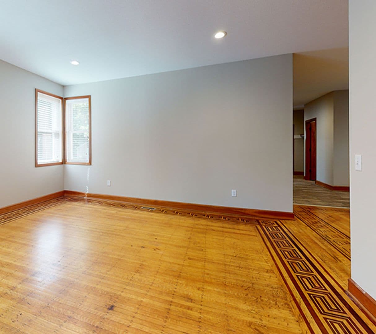 Minneapolis Apartment: 1057 13th Ave SE
