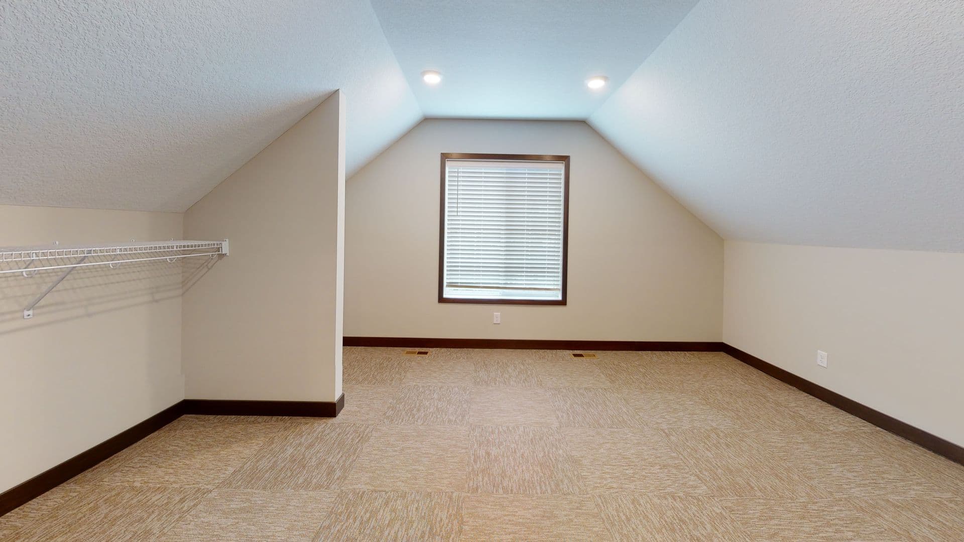 Minneapolis Apartment: 1048 23rd Ave SE