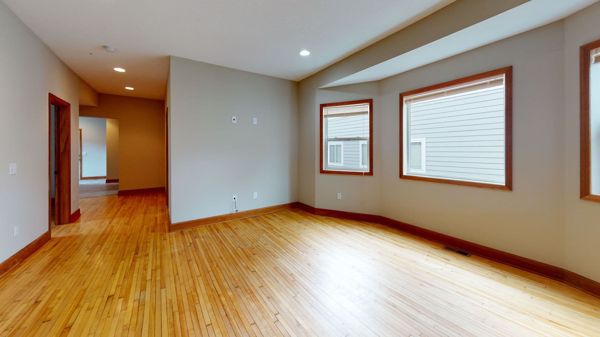 Minneapolis Apartment: 1018 16th Ave SE