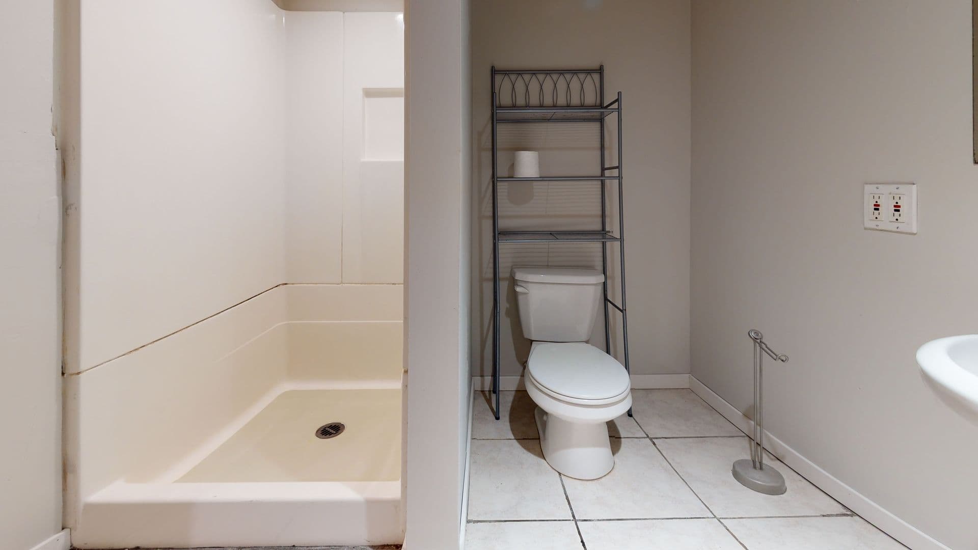 Minneapolis Apartment: 917 22nd Ave SE